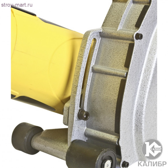 Штроборез "Калибр Мастер ШТБЭ-2600/230М" Штроборез "Калибр Мастер ШТБЭ-2600/230М"