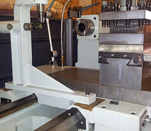 Универсальный токарный станок SPI-1500S - 45015003 Универсальный токарный станок SPI-1500S - 45015003