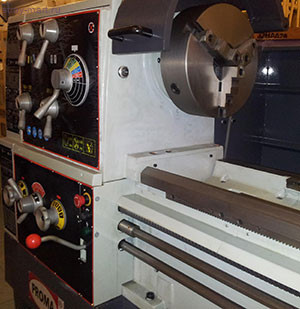 Универсальный токарный станок SPI-1500S - 45015003 Универсальный токарный станок SPI-1500S - 45015003