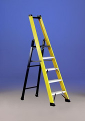 Стремянка диэлектрическая с полочкой Svelt Smart1 7 ст. / SSMART07 - С-000103253 Стремянка диэлектрическая с полочкой Svelt Smart1 7 ст. / SSMART07 - С-000103253