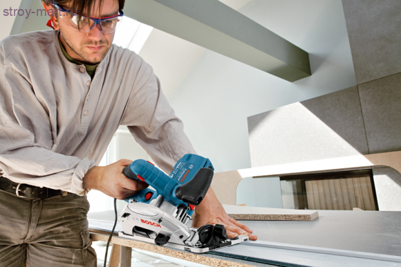 Ручная циркулярная пила Bosch GKS 55+ G Professional - 601682000 Ручная циркулярная пила Bosch GKS 55+ G Professional - 601682000