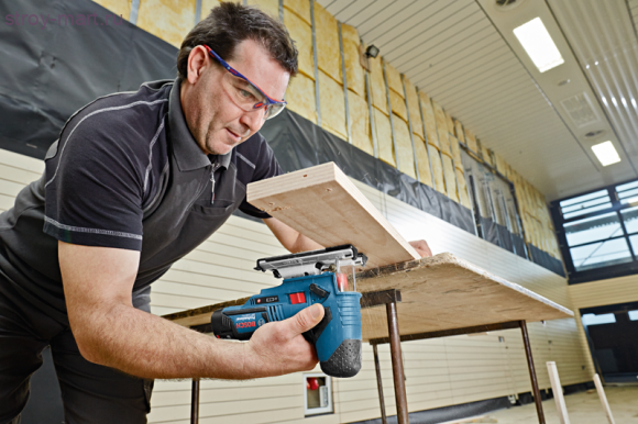 Аккумуляторная лобзиковая пила Bosch GST 10,8 V-LI Professional - 06015A1000 Аккумуляторная лобзиковая пила Bosch GST 10,8 V-LI Professional - 06015A1000