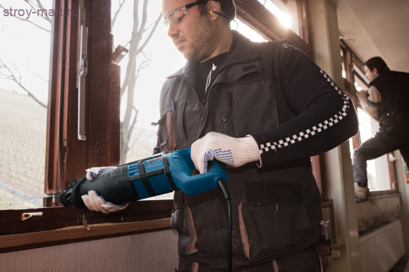 Ножовка Bosch GSA 1300 PCE Professional - 060164E200