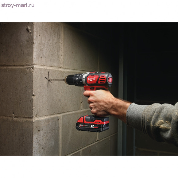 Ударная аккумуляторая дрель-шуруповерт Milwaukee M18 BPD-202C 4933443515 Ударная аккумуляторая дрель-шуруповерт Milwaukee M18 BPD-202C 4933443515